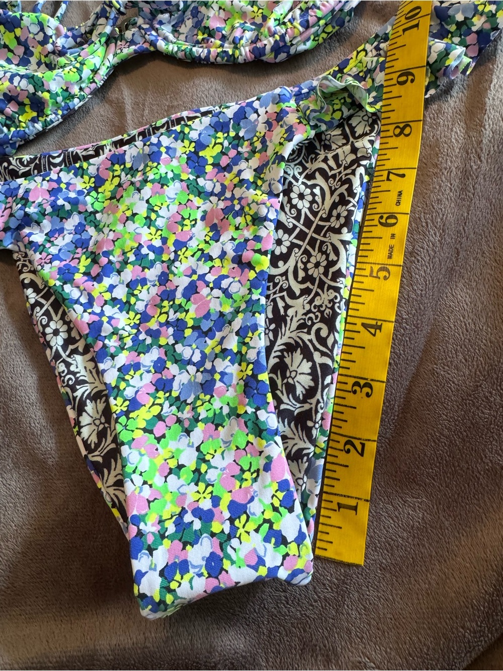 Maaji Multicolor Floral Fabric Accent with reversible navy and white print NWT - Picture 10 of 11